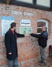 F. Haar und G. Badouin am Infopoint